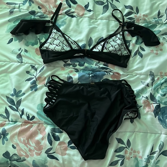 Over the shoulder black bikini with high wasted bottoms - Picture 2 of 2